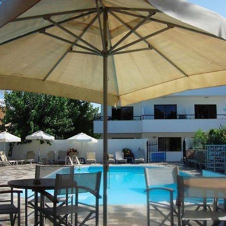 Andries Apartments Paphos Exterior foto