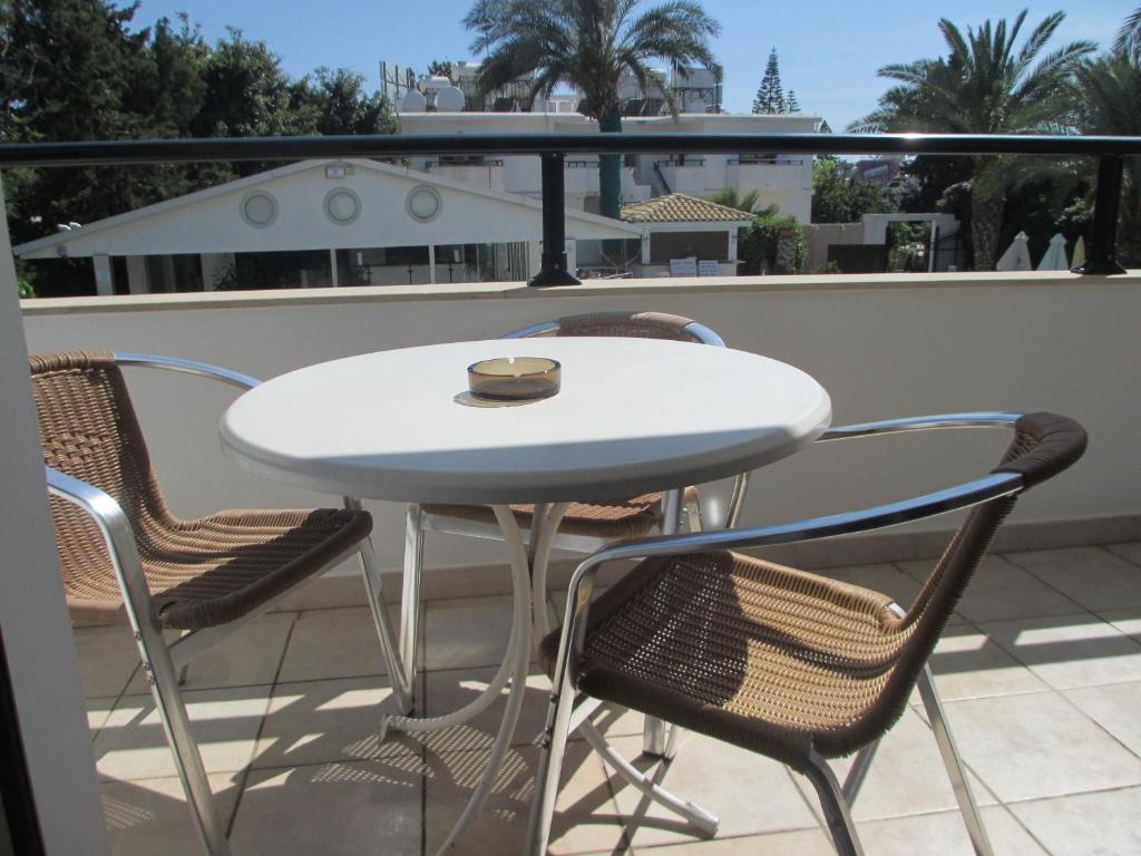 Andries Apartments Paphos Exterior foto