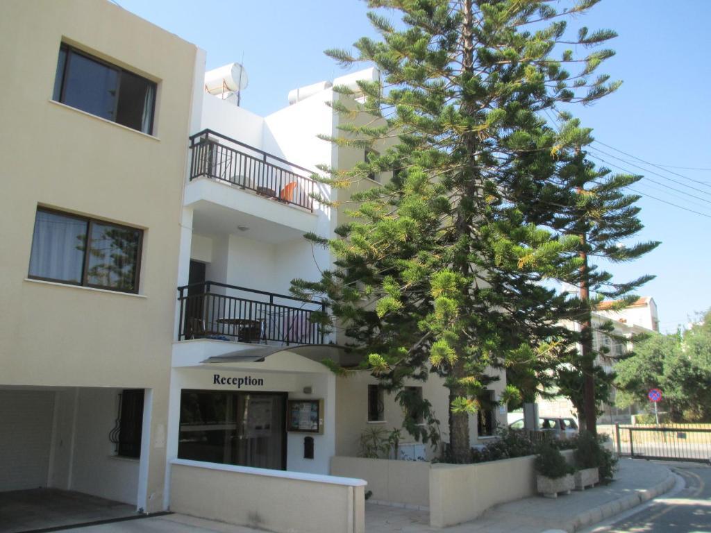 Andries Apartments Paphos Exterior foto