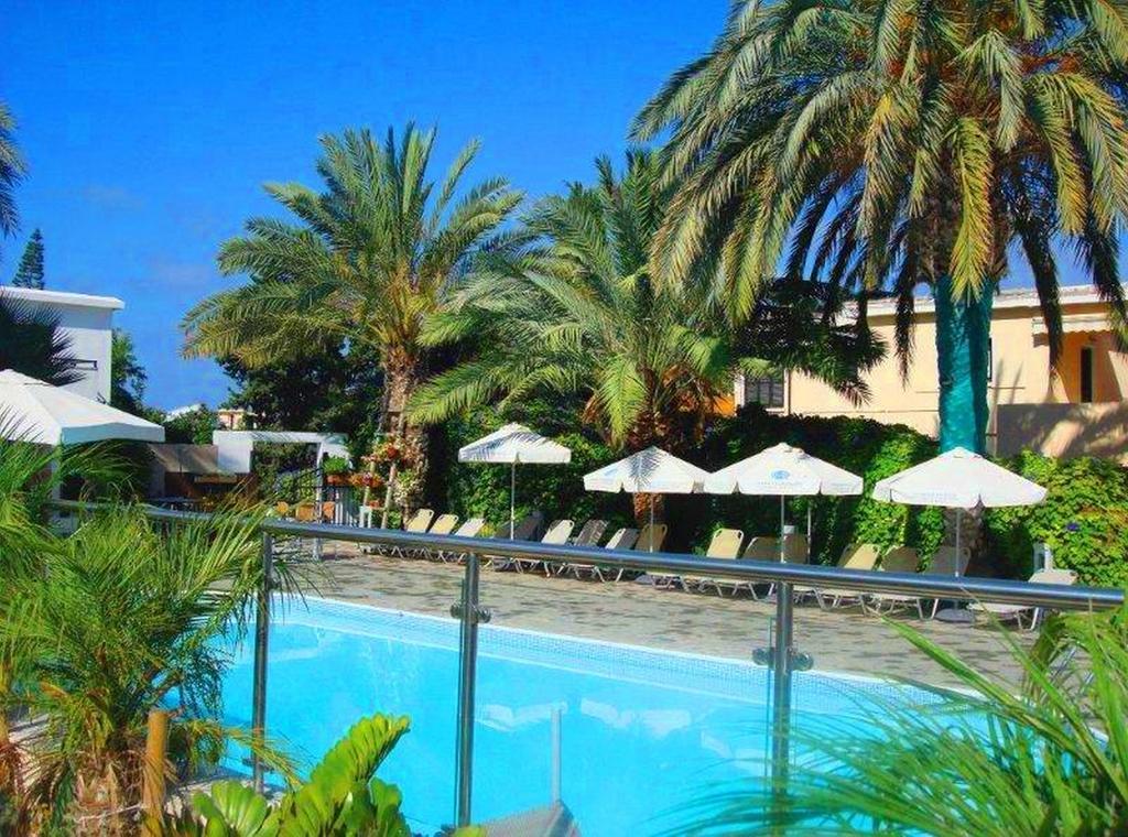 Andries Apartments Paphos Exterior foto