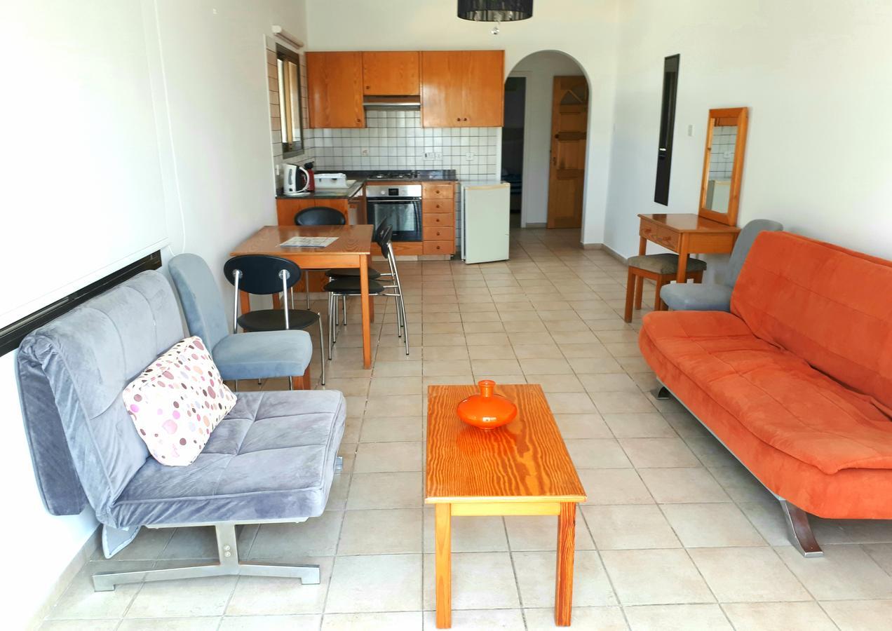 Andries Apartments Paphos Exterior foto
