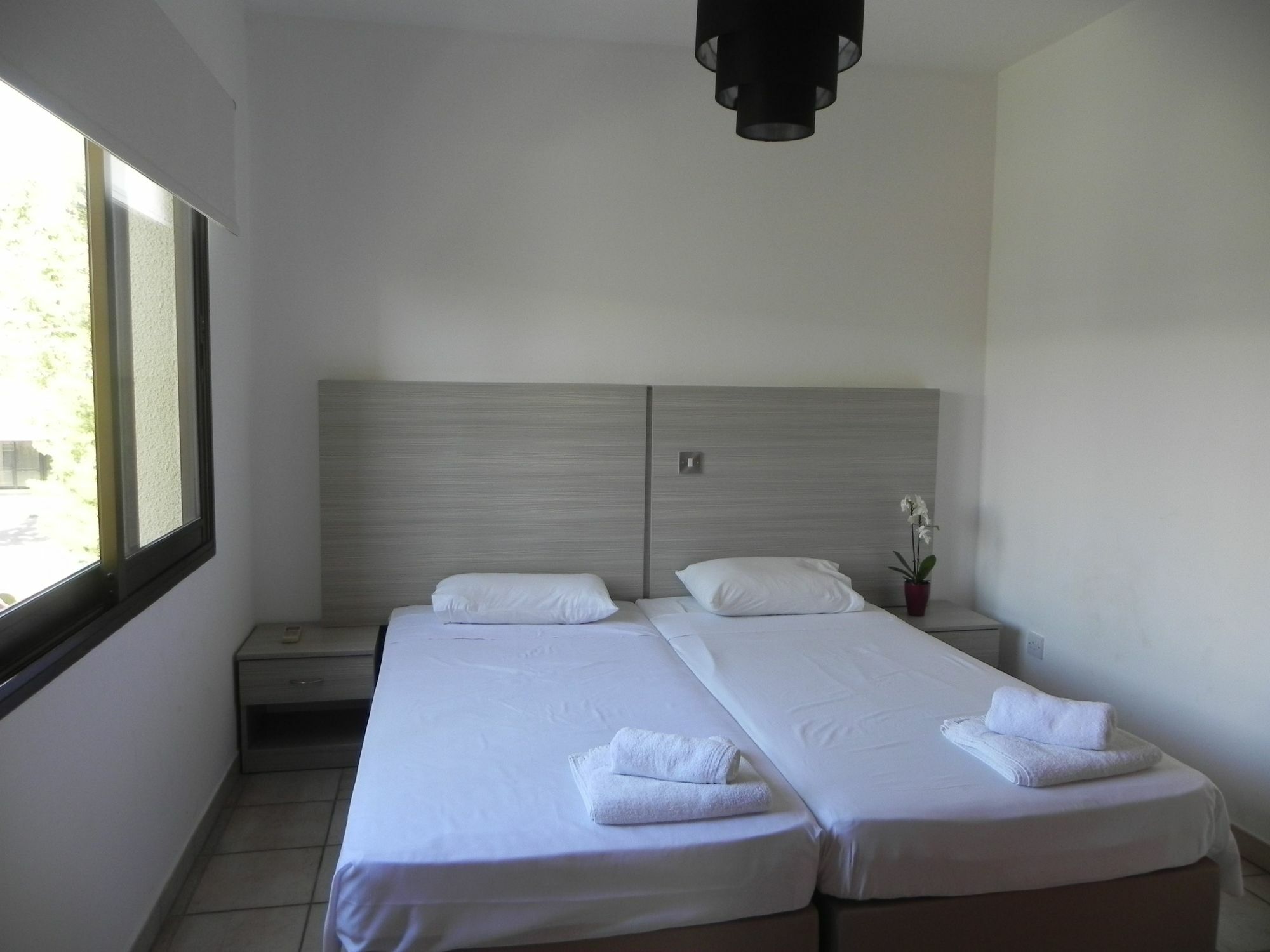 Andries Apartments Paphos Exterior foto